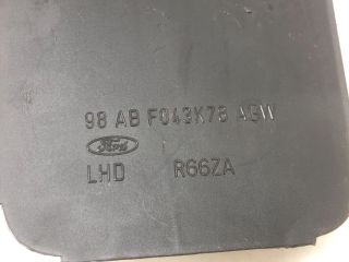 bontott FORD FOCUS I Első Tároló Rekesz