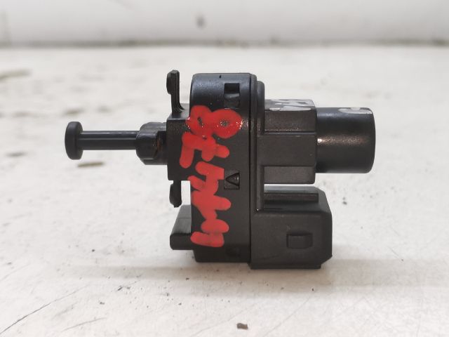 bontott FORD FOCUS I Fék Pedál Kapcsoló