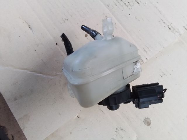 bontott FORD FOCUS I Fékfolyadék Tartály