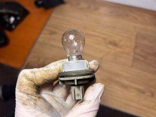 bontott FORD FOCUS I Fényszóró Izzó Foglalat