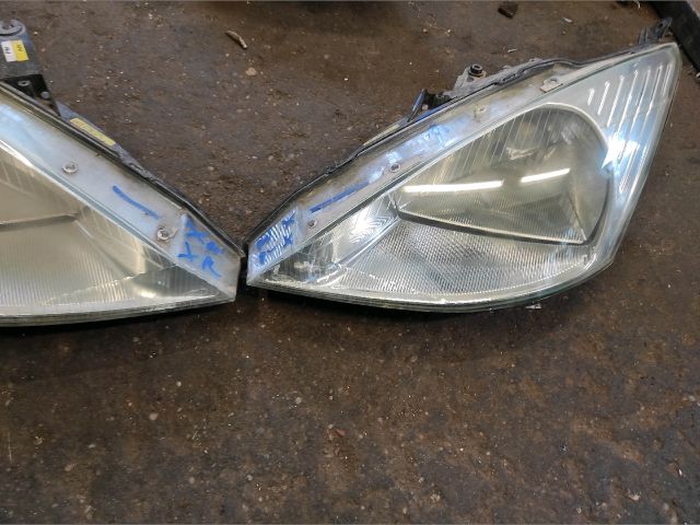 bontott FORD FOCUS I Fényszóró Pár