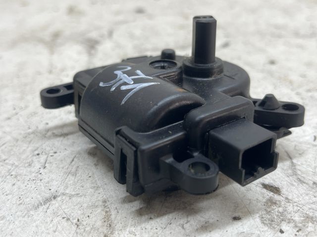 bontott FORD FOCUS I Fűtés Állító Motor