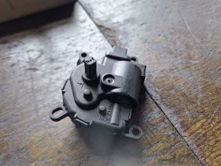 bontott FORD FOCUS I Fűtés Állító Motor