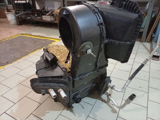 bontott FORD FOCUS I Fűtés Box