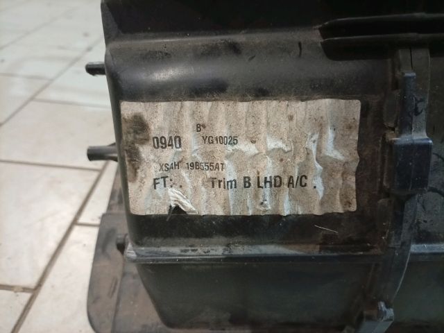 bontott FORD FOCUS I Fűtés Box