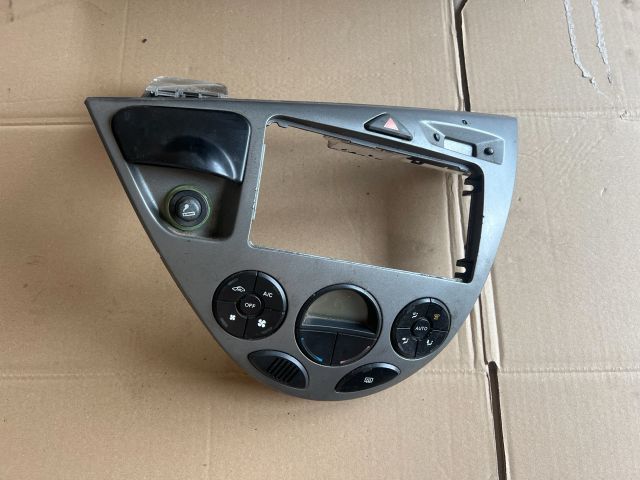 bontott FORD FOCUS I Fűtéskapcsoló (digit klímás)