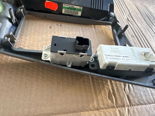 bontott FORD FOCUS I Fűtéskapcsoló (digit klímás)