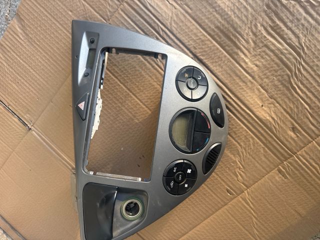 bontott FORD FOCUS I Fűtéskapcsoló (digit klímás)