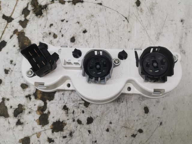 bontott FORD FOCUS I Fűtéskapcsoló (Nem klímás)