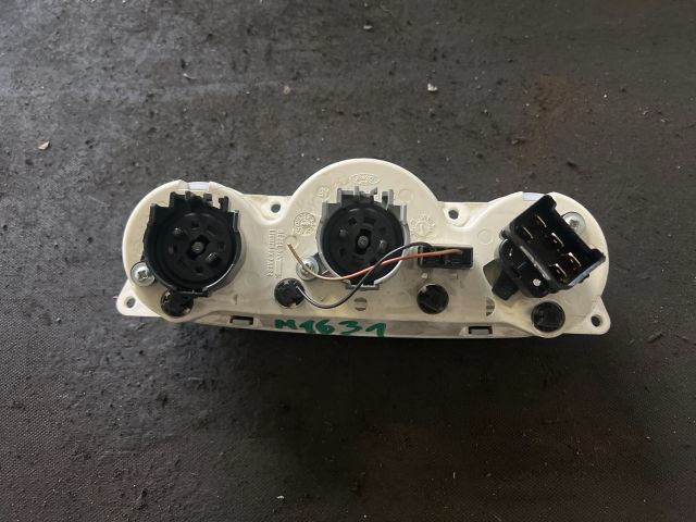 bontott FORD FOCUS I Fűtéskapcsoló (Nem klímás)