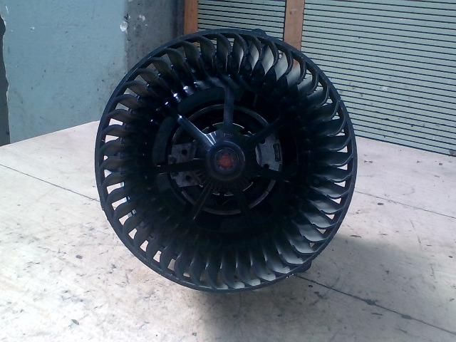 bontott FORD FOCUS I Fűtőmotor (Nem klímás)