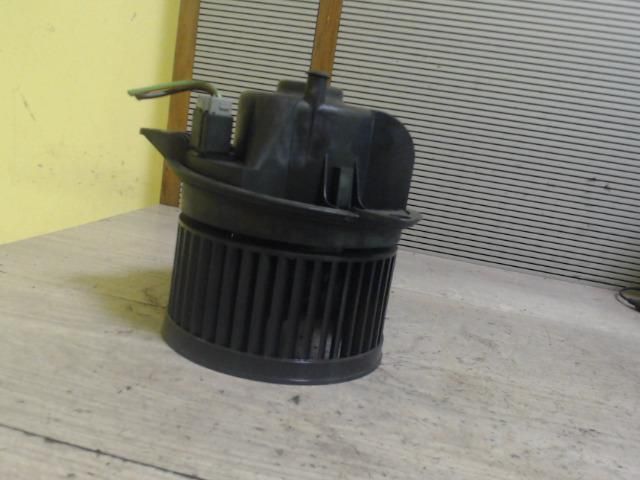 bontott FORD FOCUS I Fűtőmotor (Nem klímás)