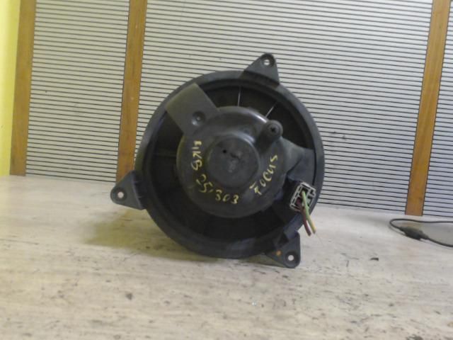 bontott FORD FOCUS I Fűtőmotor (Nem klímás)