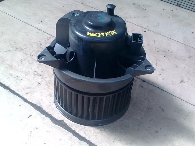 bontott FORD FOCUS I Fűtőmotor (Nem klímás)