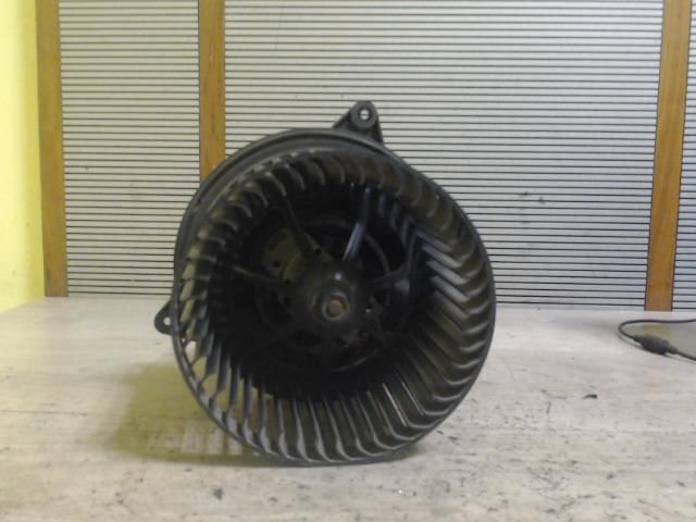 bontott FORD FOCUS I Fűtőmotor (Nem klímás)