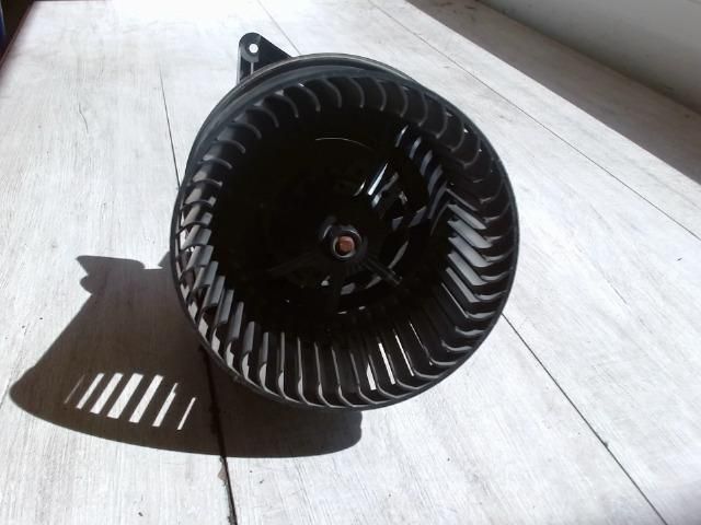 bontott FORD FOCUS I Fűtőmotor (Nem klímás)