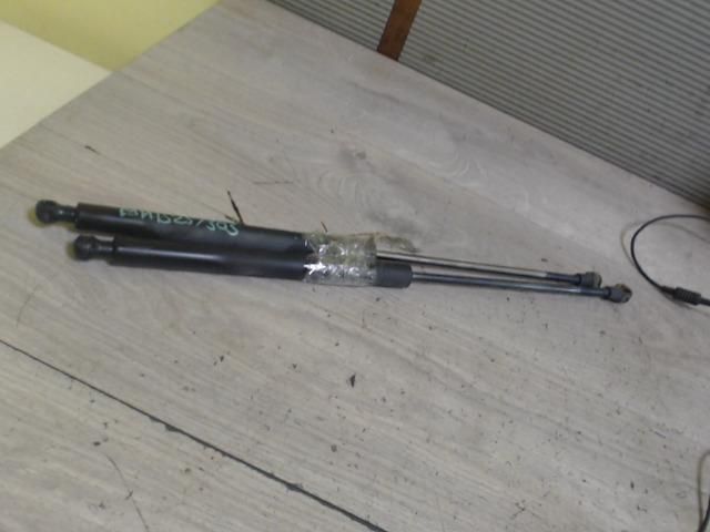 bontott FORD FOCUS I Gázrugós Kitámasztó Teleszkóp Pár Csomagtérajtó