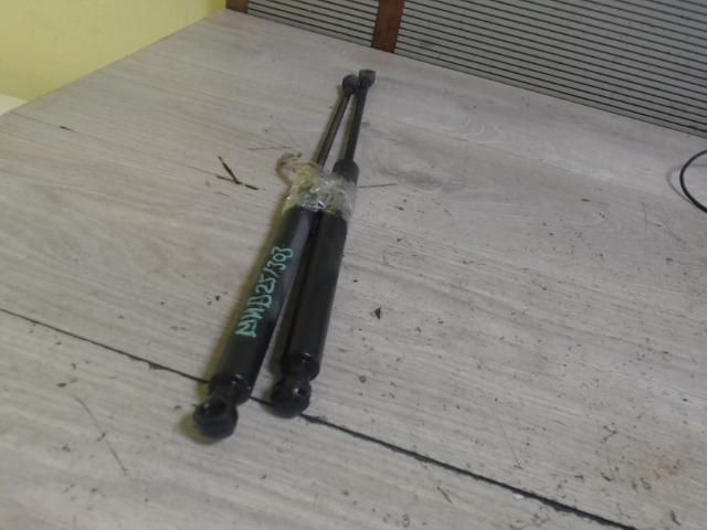 bontott FORD FOCUS I Gázrugós Kitámasztó Teleszkóp Pár Csomagtérajtó