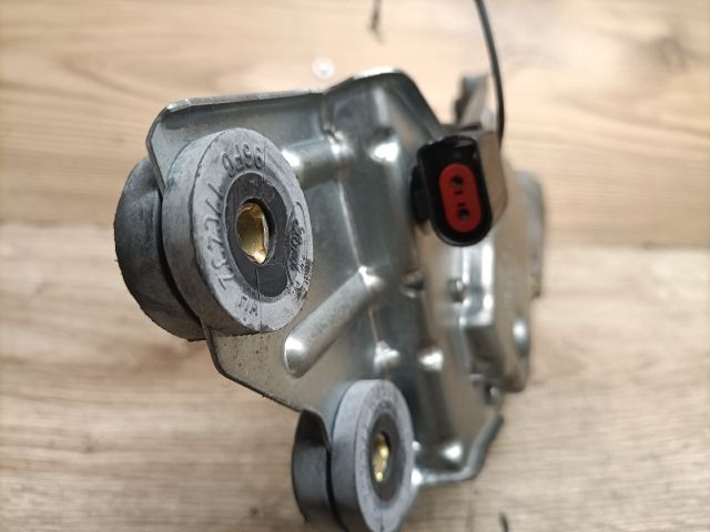 bontott FORD FOCUS I Hátsó Ablaktörlő Motor