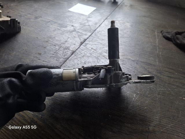 bontott FORD FOCUS I Hátsó Ablaktörlő Motor