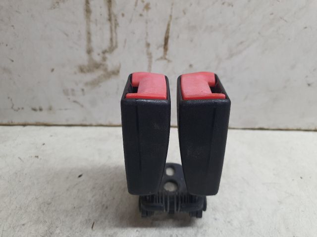 bontott FORD FOCUS I Hátsó középső Biztonsági Öv Csat