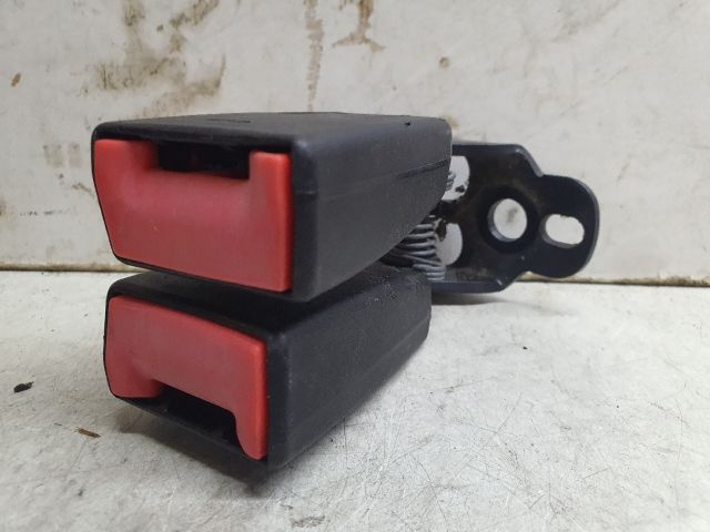 bontott FORD FOCUS I Hátsó középső Biztonsági Öv Csat