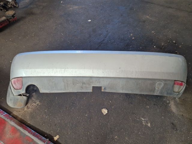 bontott FORD FOCUS I Hátsó Lökhárító (Részeivel)