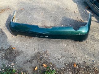 bontott FORD FOCUS I Hátsó Lökhárító (Részeivel)