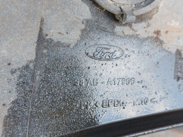 bontott FORD FOCUS I Hátsó Lökhárító (Részeivel)