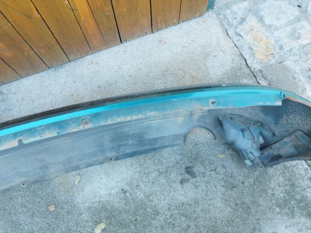 bontott FORD FOCUS I Hátsó Lökhárító (Részeivel)