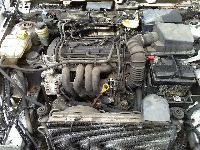 bontott FORD FOCUS I Hátsó Ülés