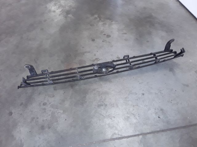 bontott FORD FOCUS I Hűtőrács