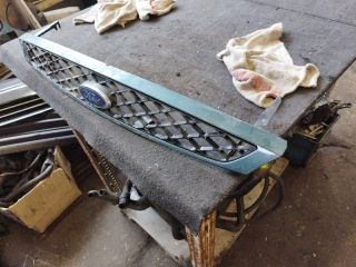 bontott FORD FOCUS I Hűtőrács