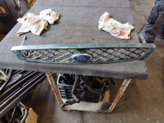 bontott FORD FOCUS I Hűtőrács