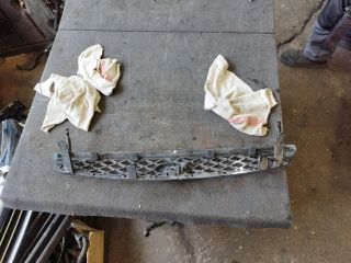 bontott FORD FOCUS I Hűtőrács