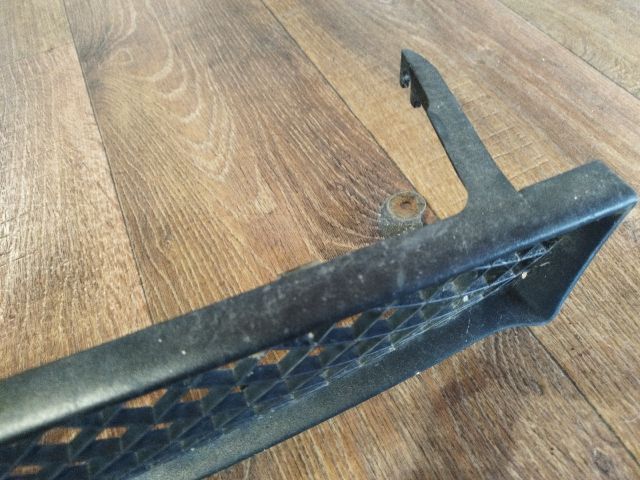 bontott FORD FOCUS I Hűtőrács