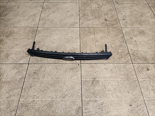 bontott FORD FOCUS I Hűtőrács