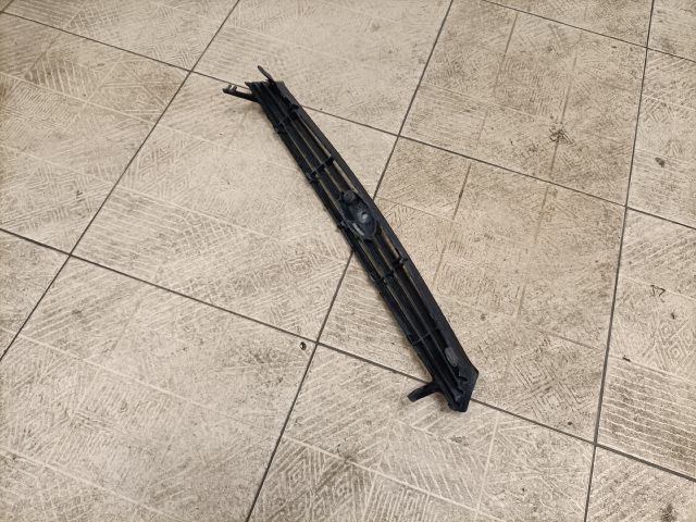 bontott FORD FOCUS I Hűtőrács