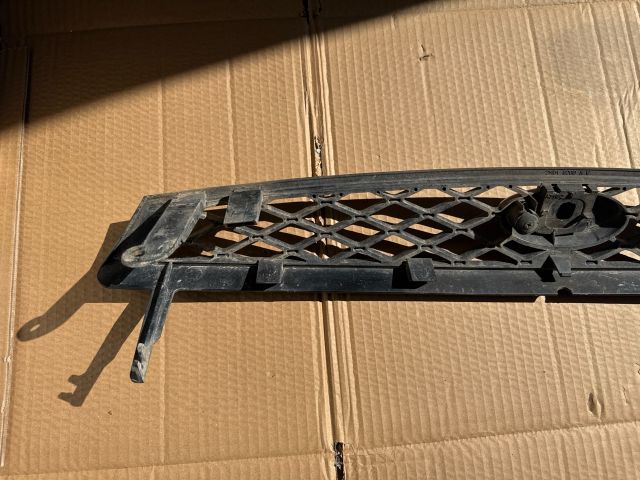 bontott FORD FOCUS I Hűtőrács