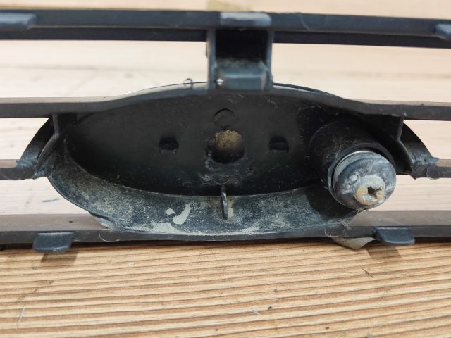 bontott FORD FOCUS I Hűtőrács