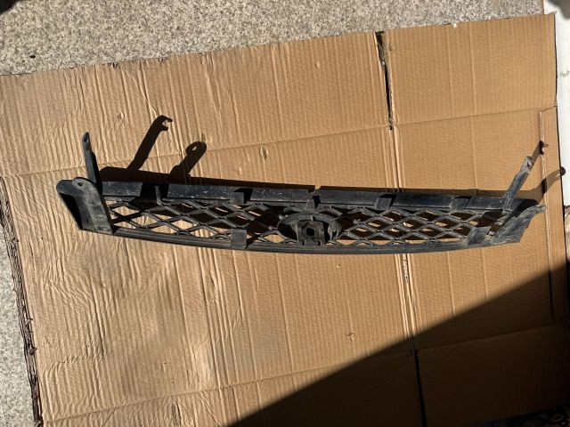 bontott FORD FOCUS I Hűtőrács