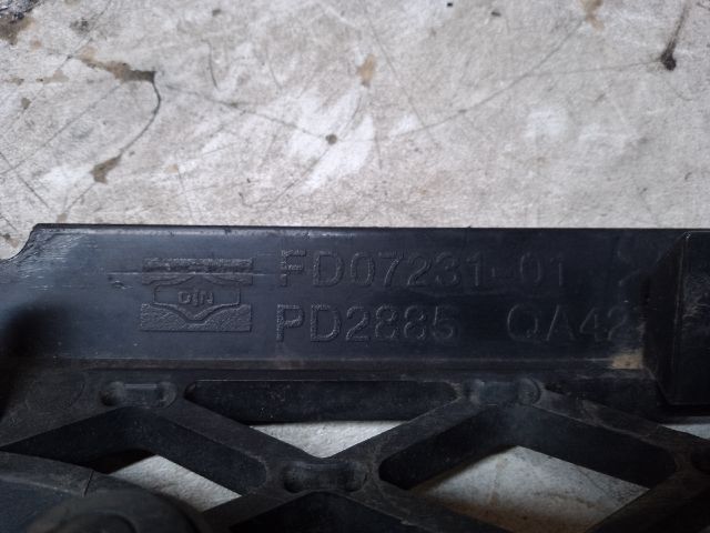 bontott FORD FOCUS I Hűtőrács