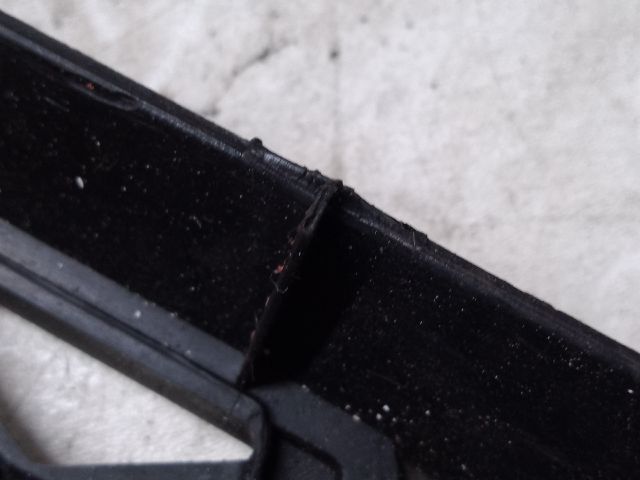 bontott FORD FOCUS I Hűtőrács