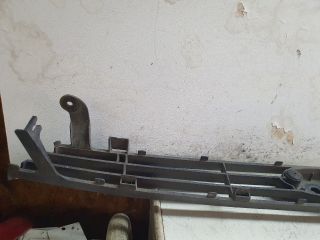 bontott FORD FOCUS I Hűtőrács