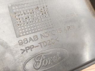 bontott FORD FOCUS I Jobb C Oszlop Burkolat