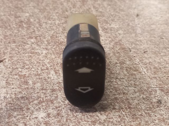 bontott FORD FOCUS I Jobb első Ablakemelő Kapcsoló