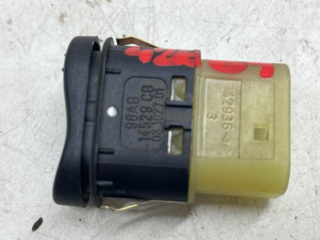 bontott FORD FOCUS I Jobb első Ablakemelő Kapcsoló