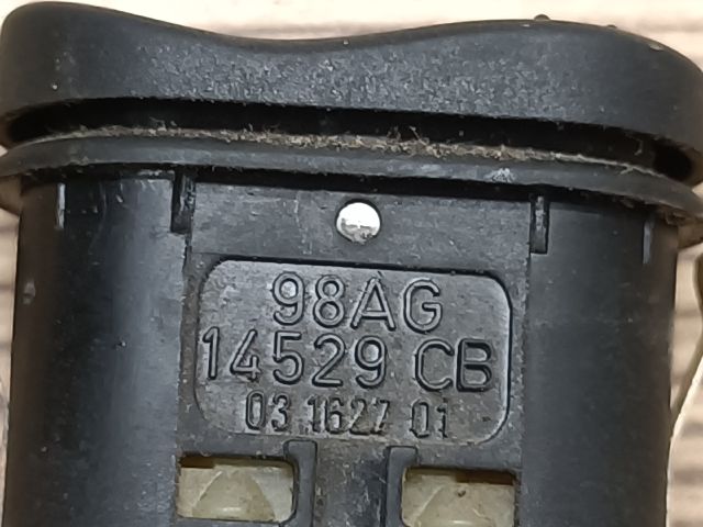 bontott FORD FOCUS I Jobb első Ablakemelő Kapcsoló