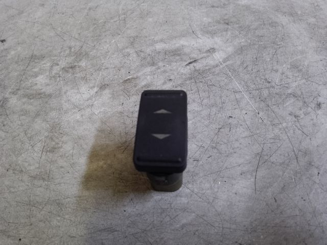 bontott FORD FOCUS I Jobb első Ablakemelő Kapcsoló