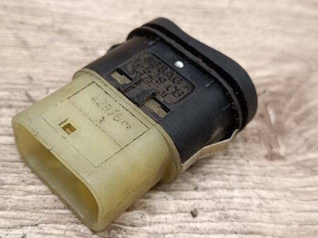 bontott FORD FOCUS I Jobb első Ablakemelő Kapcsoló